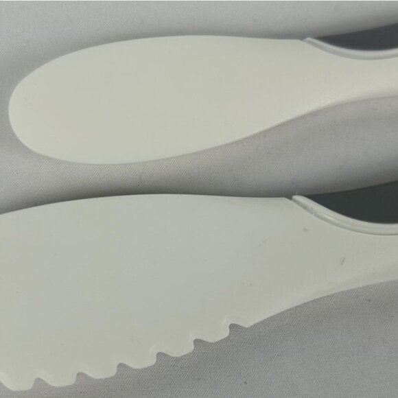 Lot Of 2 Pampered Chef Scoop And Spread Silicone Spatula Spreader 1708 - Picture 2 of 5